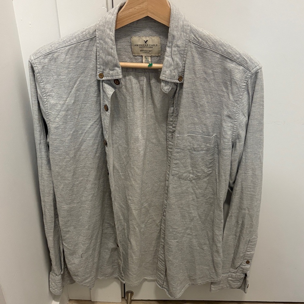 American Eagle Heather Gray Button-Up